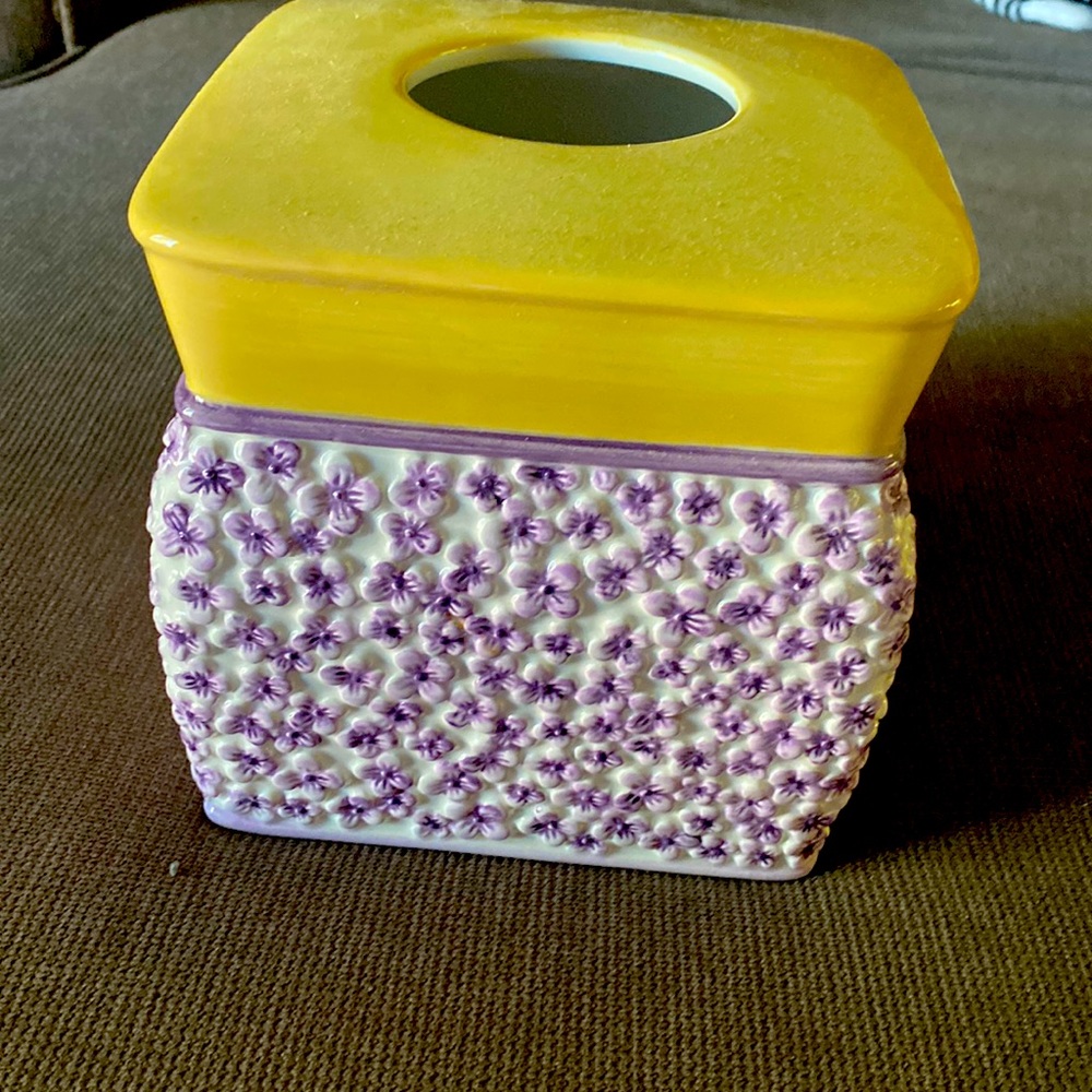 Waverly tissue box cover